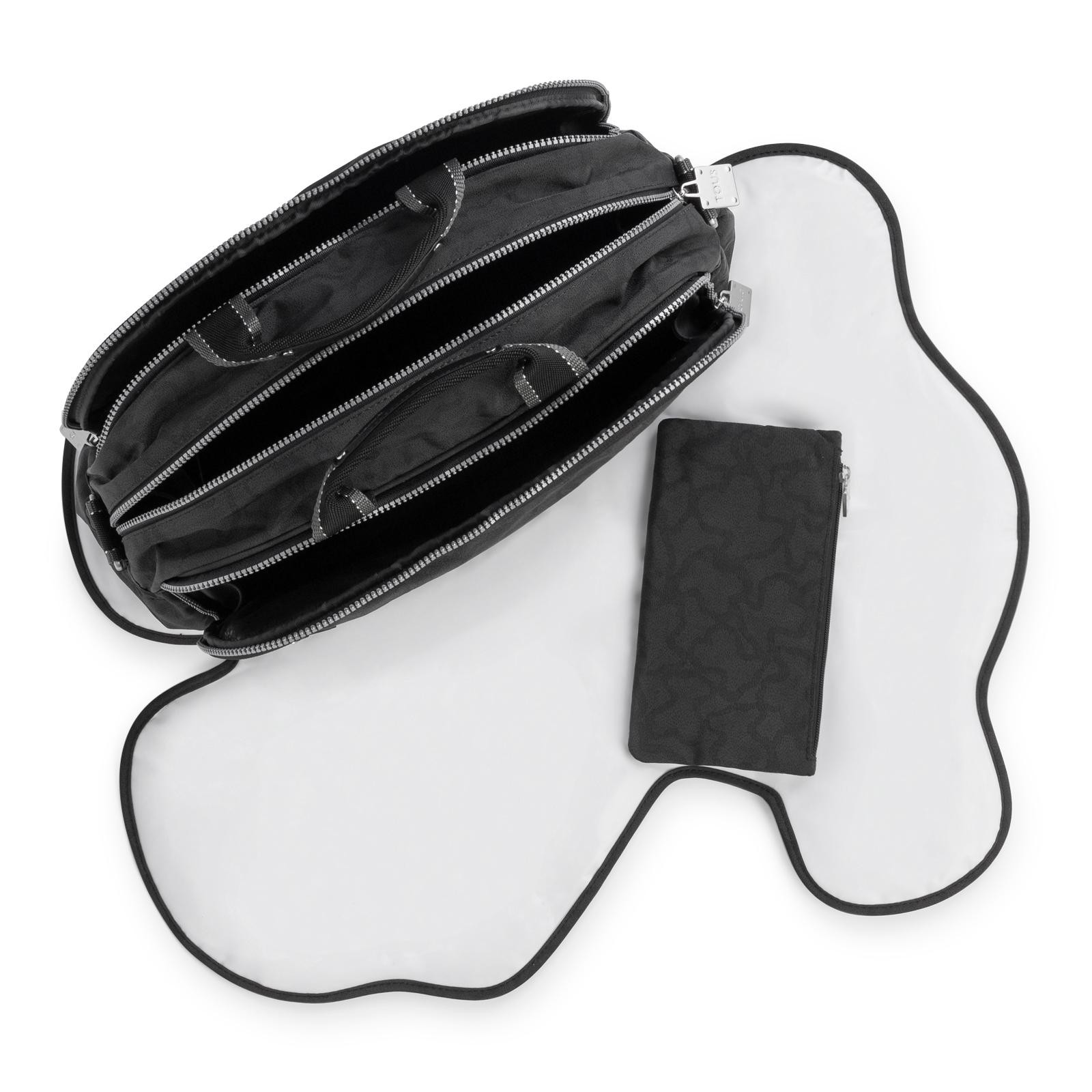 Bolsa de bebe TOUS Kaos New Colores modelo Catri en color antracita negro. Incluye cambiador en forma de oso neceser y tiras en la bandolera adaptables a cualquier cochecito. Vinilo hidrofugo combinad...