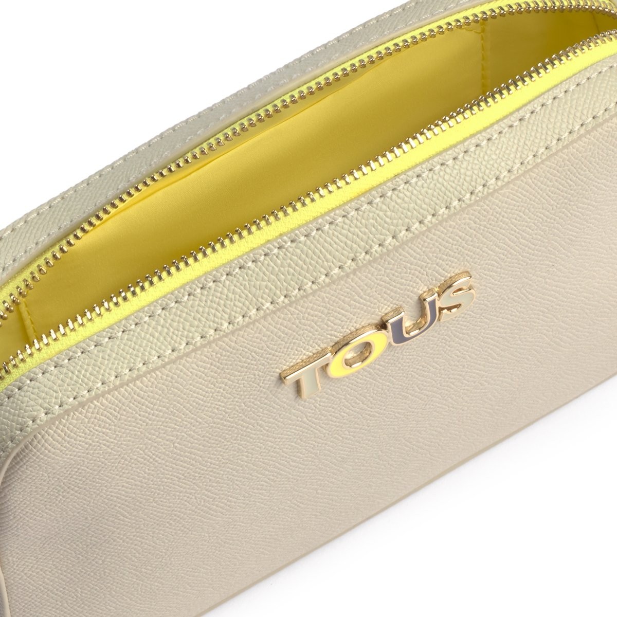 Tous store new essence